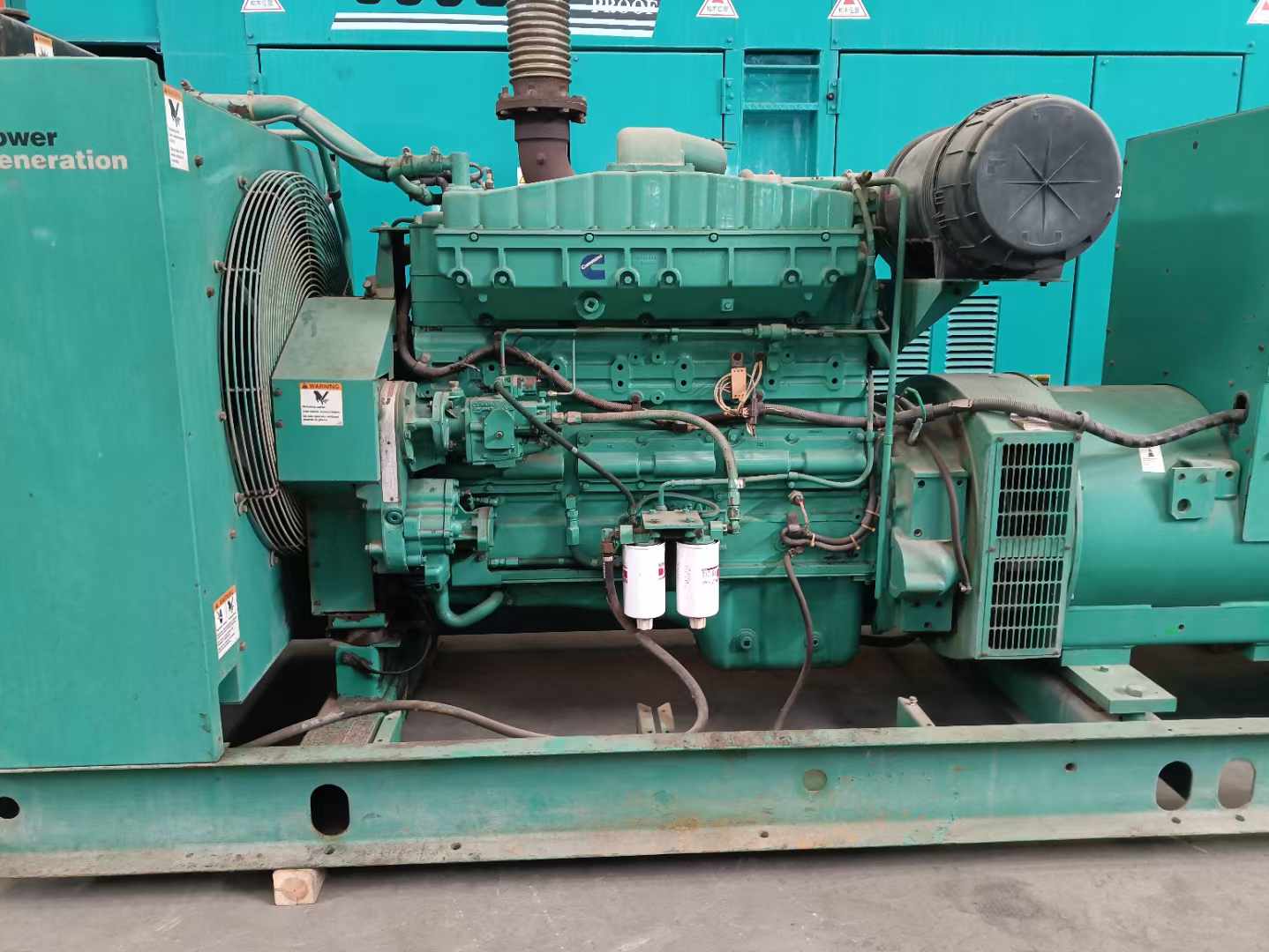 泌阳过载会对 600kW 柴油发电机组造成哪些损害？