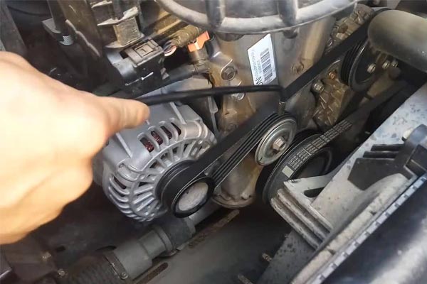 泌阳转速传感器的工作原理是什么？